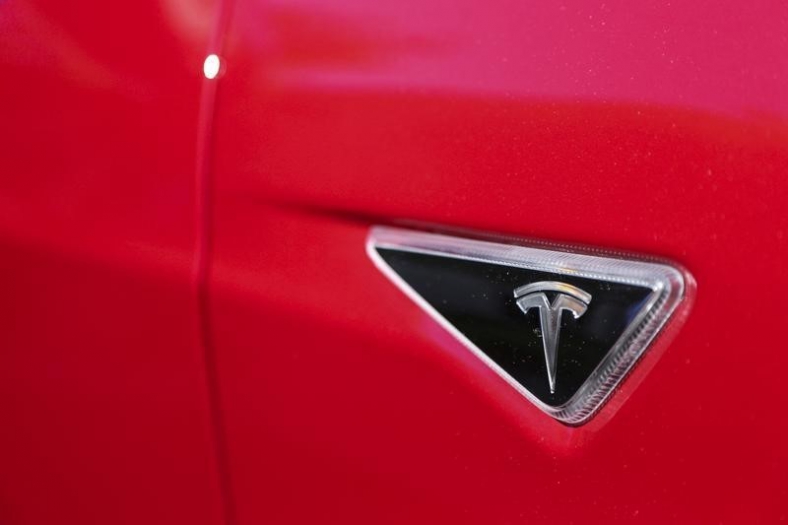 Tesla firması, ithal ve Çin yapımı 1 milyon elektrikli aracı geri çağırdı