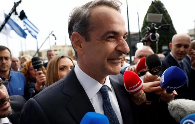 Yunanistan seçimlerinde Başbakan Miçotakis'in partisi açık ara önde
