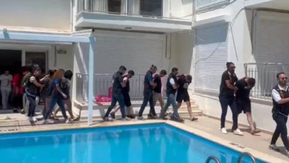 İzmir'de vize dolandırıcılığı: 70 gözaltı