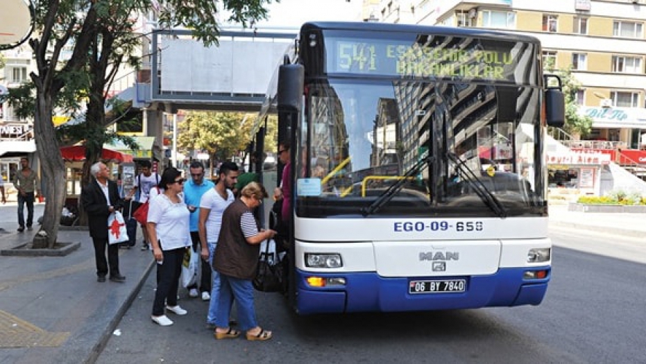 Mansur Yavaş'tan 65 yaş üstünü ücretsiz taşımayı reddeden özel halk otobüslerine rest: Trafikten men ederiz!