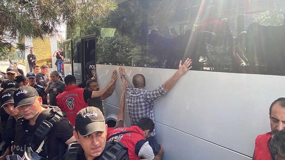 Diyarbakır'da 90 kişi gözaltına alındı
