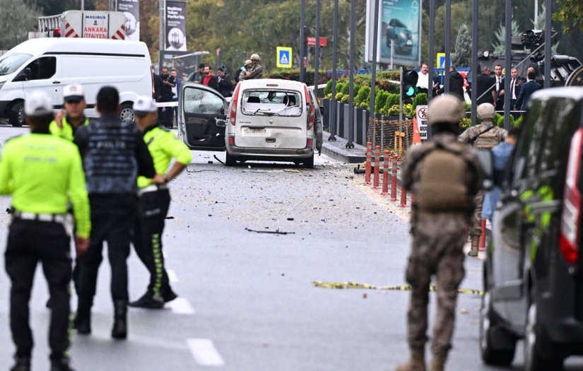 İçişleri Bakanlığı önünde bombalı saldırı girişimi: 2 ölü