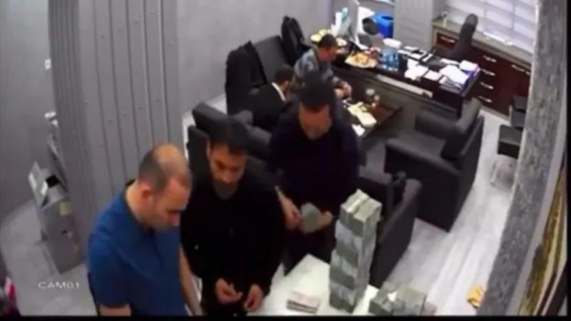 CHP'de 'para sayma' görüntüleri: 3 isim ifadeye çağrıldı