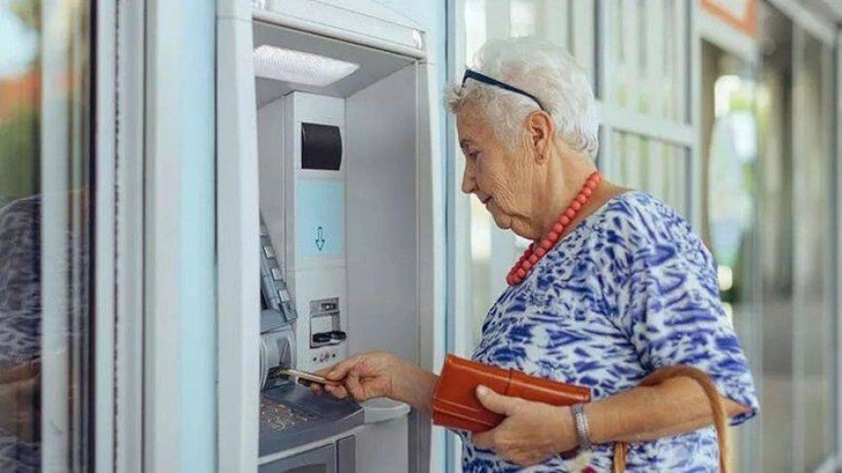 Emekli maaşlarına zam yapılacak mı? AKP'li isim ilk kez açıkladı
