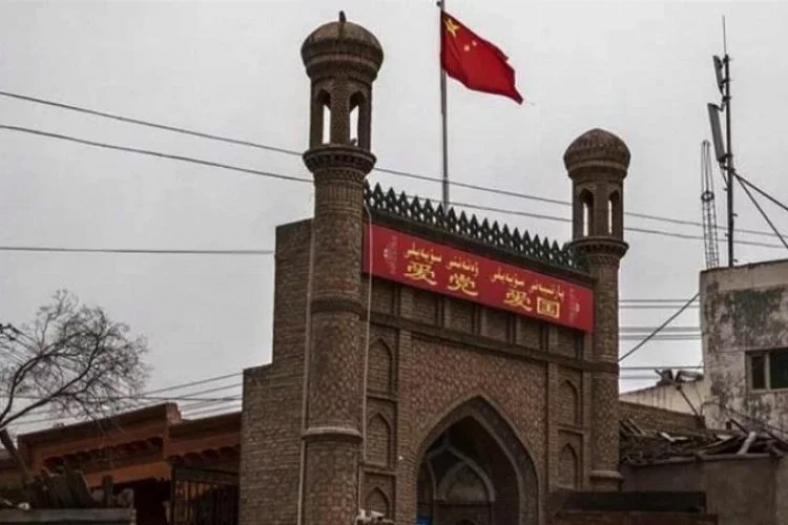 Kaşgar'daki tarihi cami, işgalci Çin Yönetimince eğlence merkezine çevrildi!