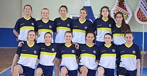 Türkiye Basketbol Federasyonu (TBF) U16 Kızlar Türkiye Şampiyonası yarı final B Grubu maçında Fenerbahçe fark attı