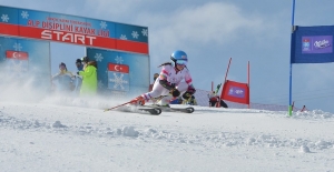 Uludağ'daki heyecanlı 'Kayak Yarışları'na Erzurum damgası