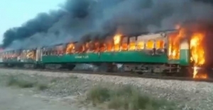 Pakistan'da tren yangını: Yolcuların kullandığı iki tüpün patlaması sonucu en az 73 kişi öldü