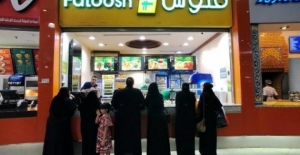 Suudi Arabistan’da restoranlarda, kadın-erkek ayrı kapı uygulaması sona erdi