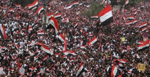 Irak'ta ABD karşıtı gösteriye on binler katıldı: "Yankee Go Home!.."
