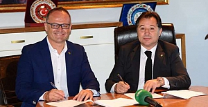 Bursaspor Kulübü, Teknik Direktör İrfan Buz ile sözleşme imzaladı