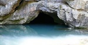 "Çayır Köyü Su Mağarası" turistlerin ilgi odağı oldu
