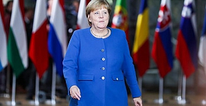 Merkel Ankara ile Atina arasında arabulucu