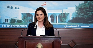 Lübnan'da iki bakan istifa etti, dünya liderleri yardım sözü verdi