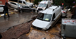 İzmir 'de sel felaketi: Normalin 30 katı yoğunlukta yağmurla birlikte sel baskını