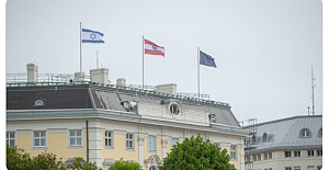 Avusturya Başbakanı'ndan Skandal Hareket! Şimdi de Başbakanlık Binasının çatısına İsrail Bayrağı Astırdı...