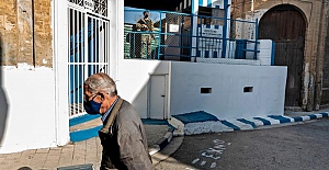Kıbrıs'ta sınır kapıları Cuma günü yeniden açılıyor