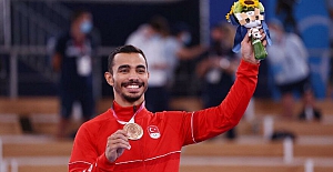 Ferhat Arıcan cimnastikte tarih yazdı! Olimpiyat tarihimizde ilk madalya