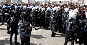 Diyarbakır'daki Nevruz kutlamasında 298 gözaltı