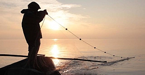 Karadeniz'de balık avcılığı can güvenliği gerekçesiyle durduruldu