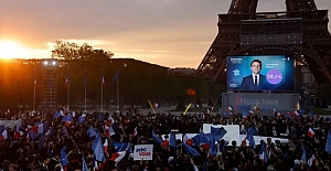 Fransa'da Macron yeniden cumhurbaşkanı seçildi