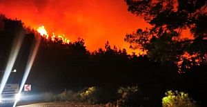 Marmaris yangını kontrol altına alınmaya çalışılıyor; 200 hektarlık ormanlık alanda görüntüler ürkütücü