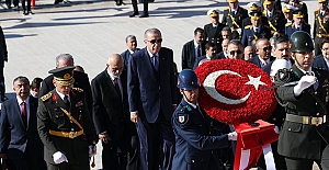 Cumhurbaşkanı Erdoğan ve Devlet Erkanı Anıtkabir'de: "Bu asrı Türkiye Yüzyılı yapmak için mücadelemizi sürdürüyoruz"