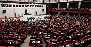'Dezenformasyon' Yasası muhalefetin itirazlarına karşın Meclis’ten geçti
