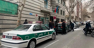 Azerbaycan'ın Tahran Büyükelçiliği'ne silahlı saldırı, güvenlik amiri öldürüldü