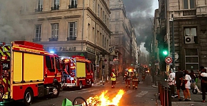 Fransa'da protestolar 5. geceyi geride bıraktı: Polisin öldürdüğü gencin cenazesi düzenlendi