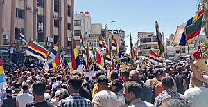 Suriye’nin Suveyda kentinde rejimin düşmesi çağrısında bulunan gösteriler düzenleniyor