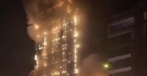 Bursa'da 10 katlı işmerkezi tamamen yandı