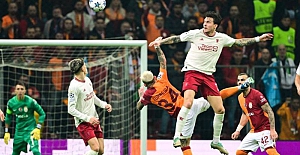 Şampiyonlar Ligi'nde Galatasaray, 3-1 geriye düştüğü maçta Manchester United'la 3-3 berabere kaldı