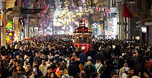 Taksim Meydanı yeni yıl kutlamalarının adresi oldu: 2 bin 500 nokta, 15 bin güvenlik kamerası ile izlendi.