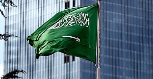 Suudiler'den kılık kıyafet devrimi: Çarşafı yasakladı