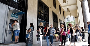 Yunanistan, asgari ücreti yüzde 6,4 artırarak 830 euroya çıkardı
