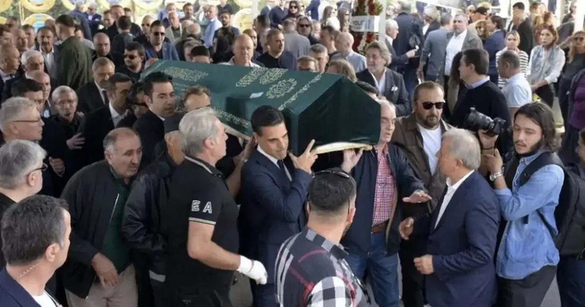 86 Yaşında hayatını kaybeden gazeteci Rauf Tamer son yolculuğuna ...
