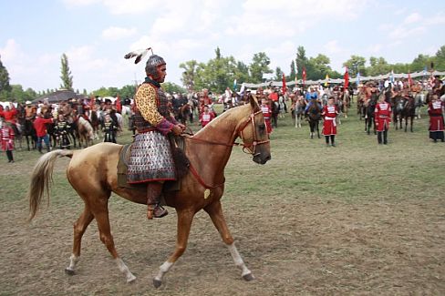 Darbeyi püskürten Türkiye’nin selamı Türk kökenli 27 millete iletildi