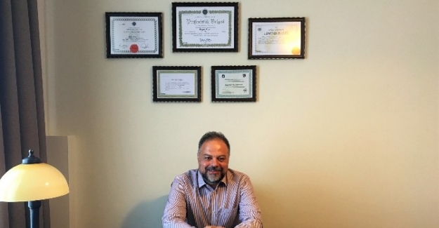 Psikoterapist Prof. Dr. Özgür Öner: "Pokemon Go çocuk istismarcılarının aradığı fırsat olabilir"