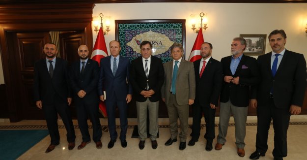 Bursa Valisi Erbakan Vakfı'nı kabul etti.