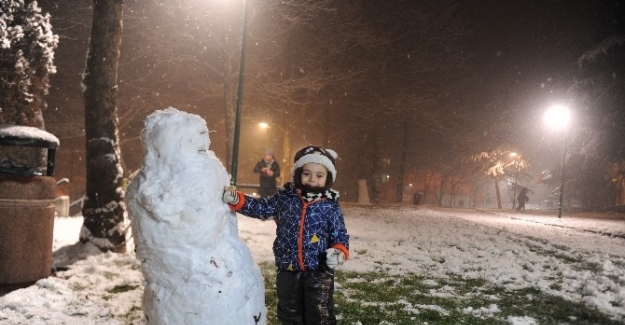 Bursa’da 3 ilçede kar nedeniyle okullara tatil verildi