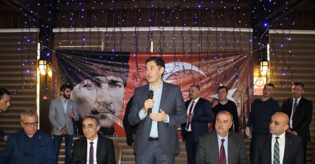 Sinan Oğan İzmir’de ’hayır’ toplantısı yaptı