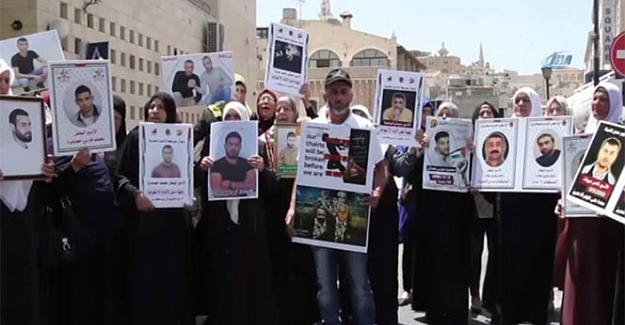 Filistinli anneler İsrail hapishanelerindeki çocukları için eylem yaptı