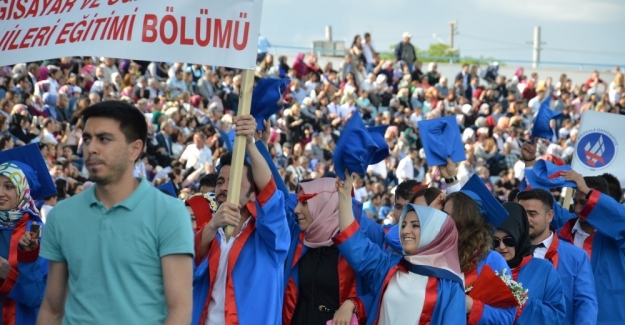 Kırıkkale Üniversitesinde mezuniyet coşkusu