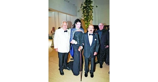 Ünlü Dolar Milyarderi Adnan Kaşıkçı vefat etti.