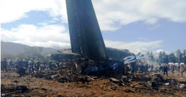 Cezayir'de askeri uçak düştü; 257 kişi öldü