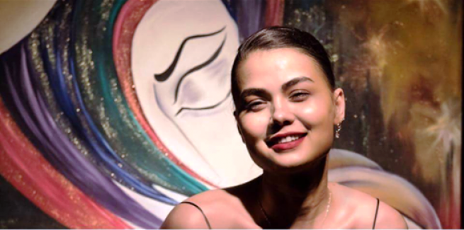 Bodrum'da Ressam Yüsra Yavuz Rüzgarı