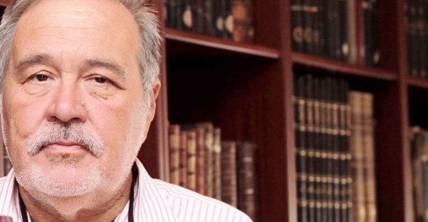 Tarihçi ve akademisyen yazar İlber Ortaylı, kişisel kütüphanesini Cumhurbaşkanlığı Külliyesi Kütüphanesi’ne bağışladı.