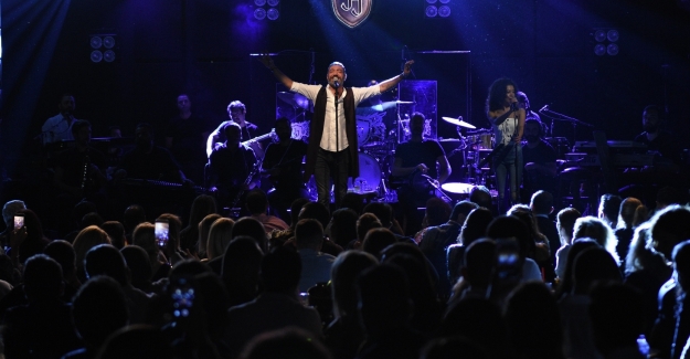 Hakan Altun'dan duygusal gece