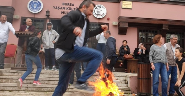 Müzede ‘Hıdırellez’ ateşi yakıldı